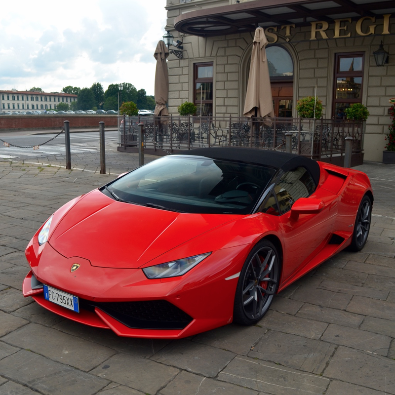 Illustration for article titled Random Lambo rally outside my hotel (Florence, Italy)
